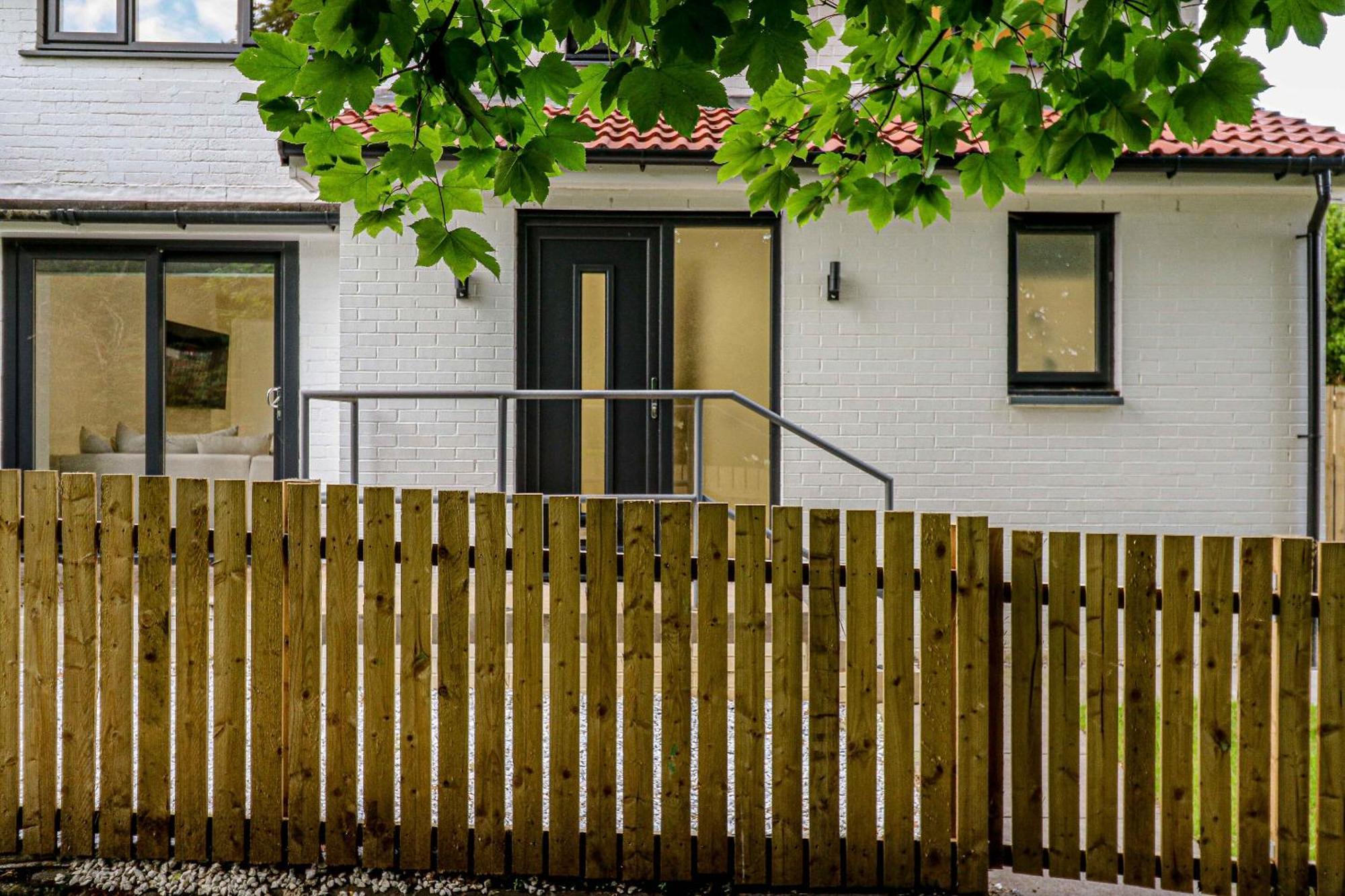Wyndford Riverside House — Photos 2